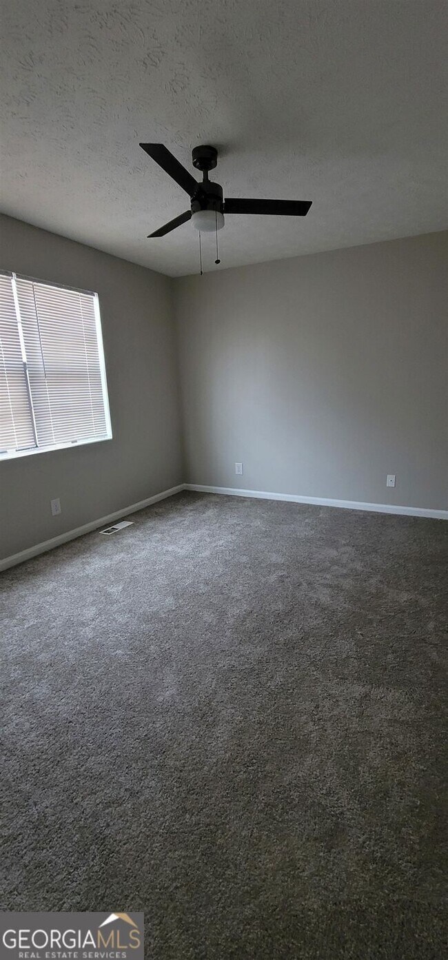 Building Photo - 2085 Lenoa Ln
