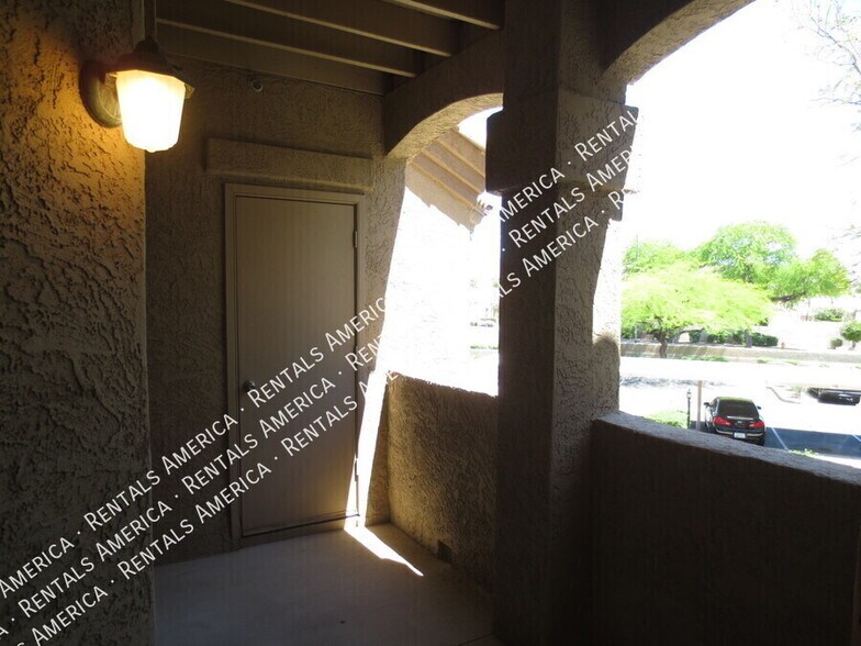 Building Photo - 15095 N Thompson Peak Pkwy