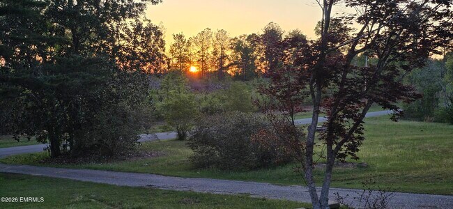 Building Photo - 554 Edwards Rd