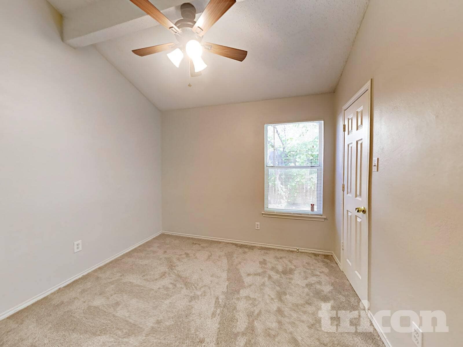 Building Photo - 609 S Walnut Creek Dr