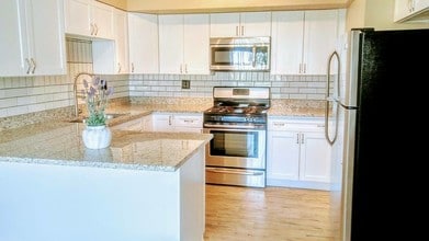 Building Photo - Shalimar Apartments