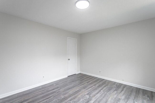 Building Photo - 2404 Briggs Ave