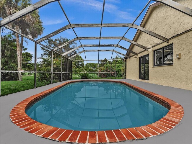 Building Photo - 8813 NW Paradise Ct