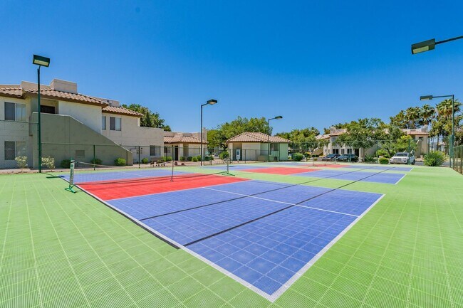 Building Photo - Chandler's Best-Kept Secret: Spacious Cond...