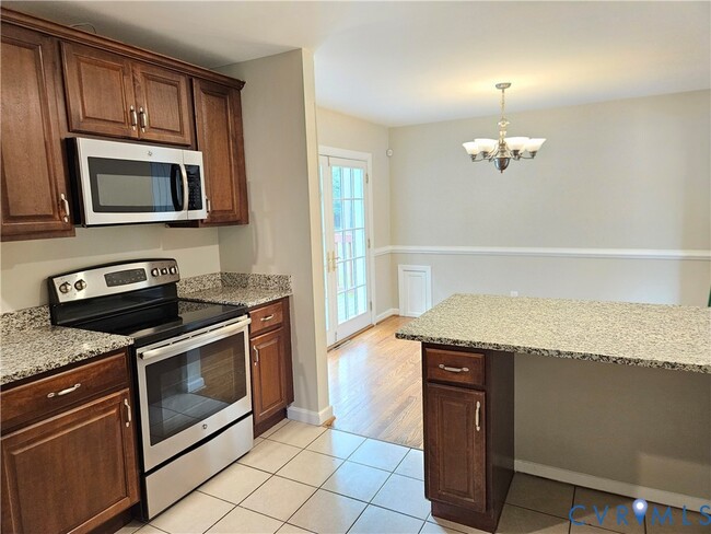 Building Photo - 7508 Mayland Dr