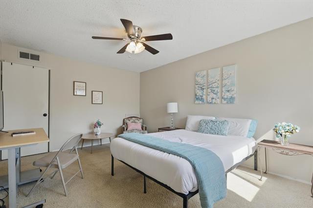 Building Photo - 2700 Stonehaven Ct