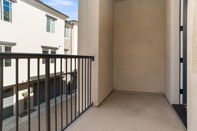 Building Photo - 1219 Sunrise View