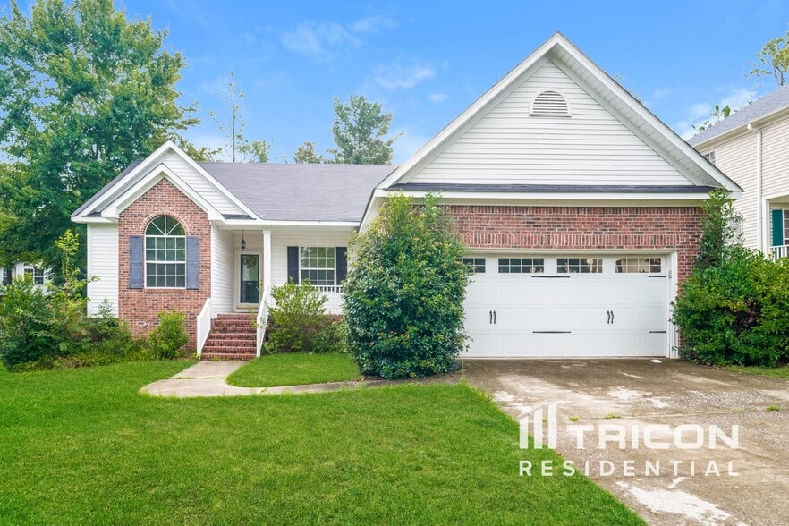 Primary Photo - 12 Red Cedar Dr