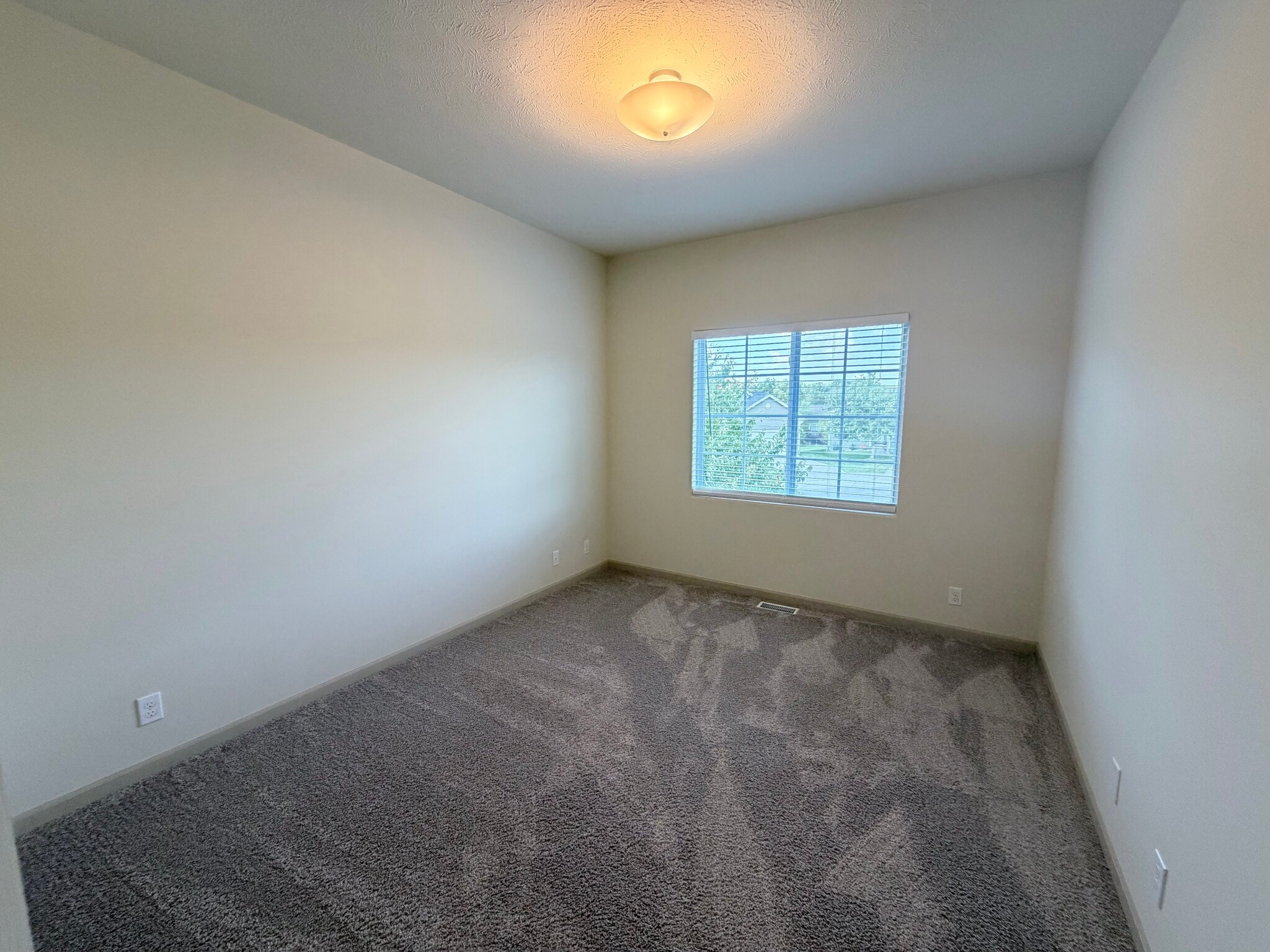 Building Photo - 5135 S 195th Cir