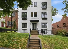 Building Photo - 2642 39th St NW