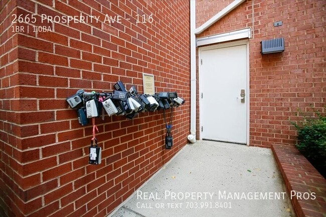 Building Photo - 2665 Prosperity Ave