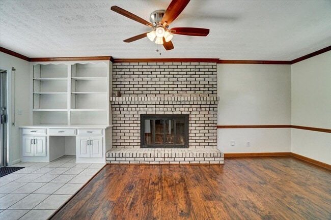 Building Photo - 606 Evergreen Dr