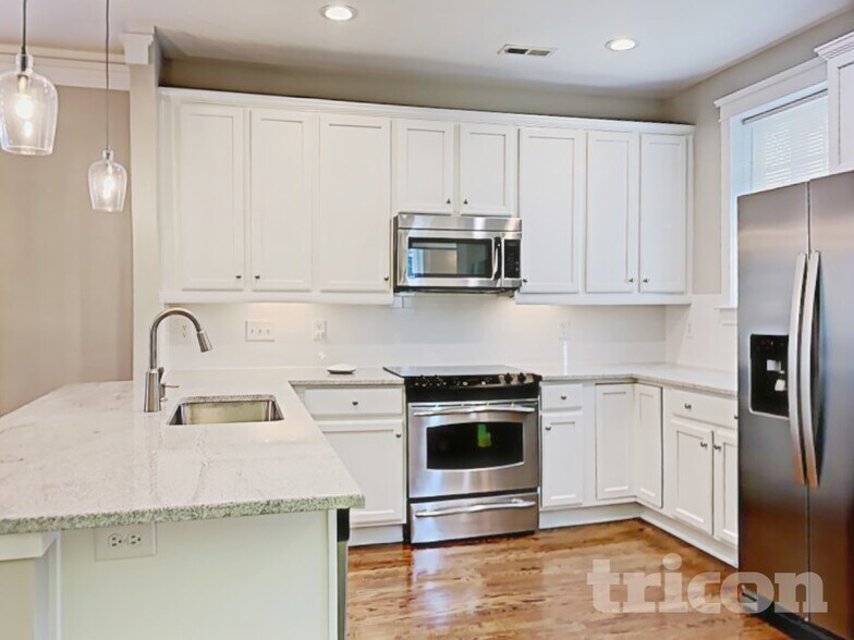 Building Photo - 150 E Morehouse Ave