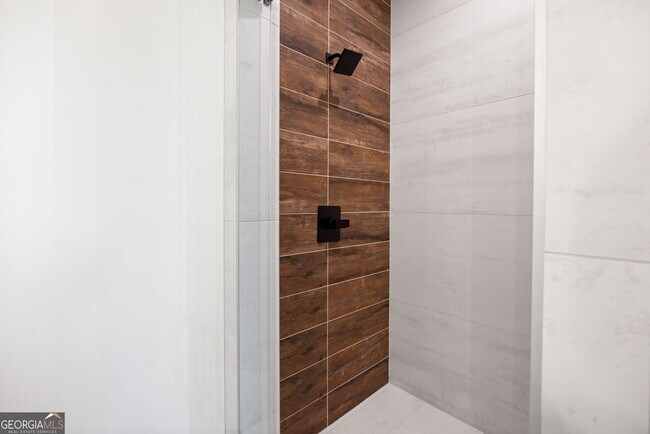 Building Photo - 1261 Glen Eagle Dr