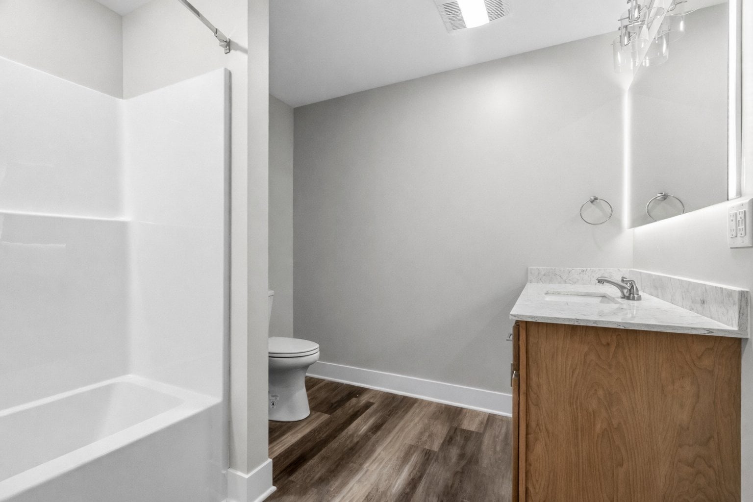 Building Photo - 172 E Gardner St