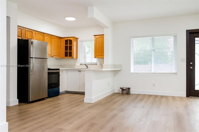 Primary Photo - 785 NW 96th St
