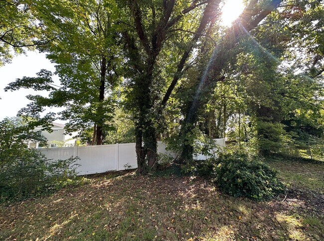 Building Photo - 3303 Branch Ave