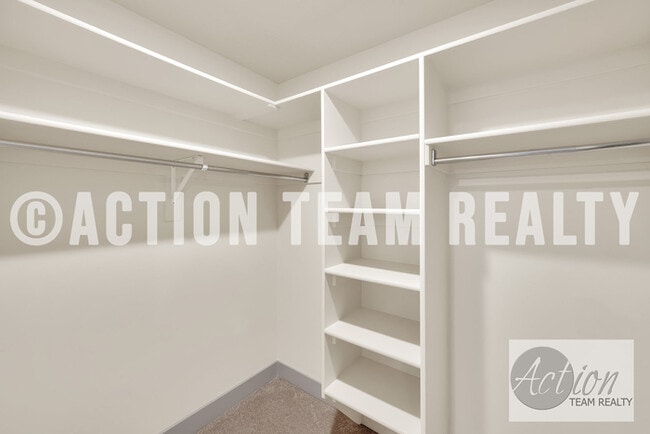 Building Photo - Townhome in Riverton!