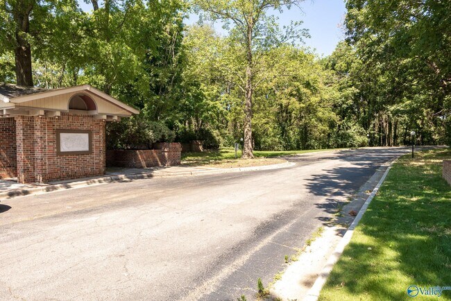 Building Photo - 2124 Greenwood Pl SW