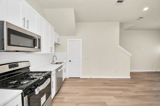 Building Photo - 8025 Peachtree St