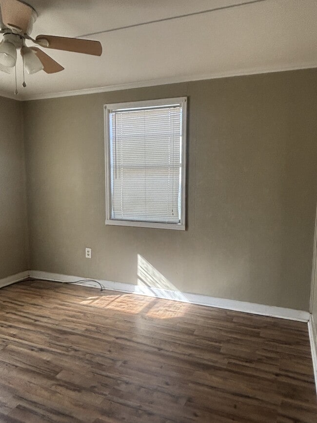 Building Photo - 1029 Azalea St