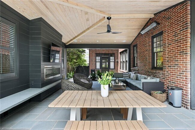 Building Photo - 635 Bonaventure Ave NE