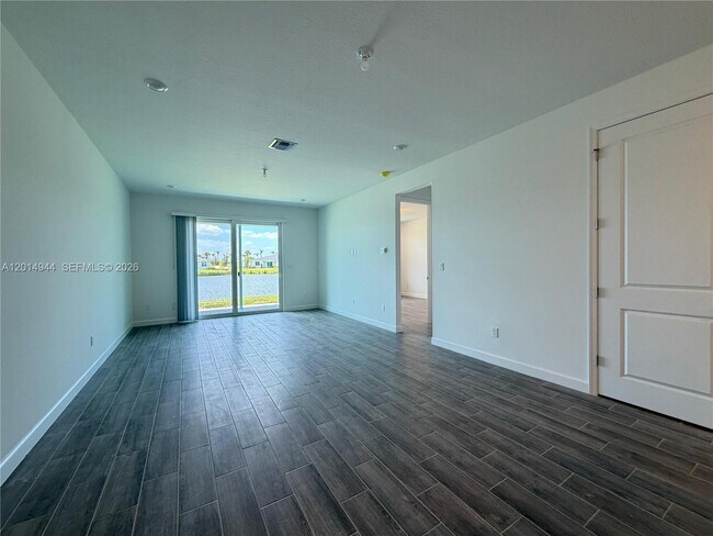 Building Photo - 3747 Harborside Ave