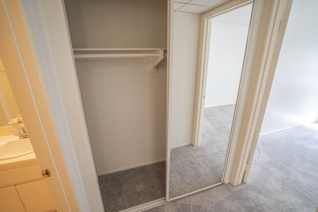 Building Photo - COMING SOON! Cozy 1-Bedroom Condo in Canyo...