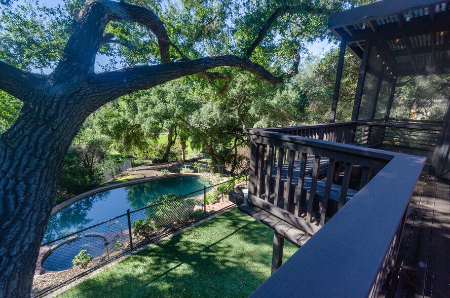 Building Photo - 9801 Shadow Island Dr