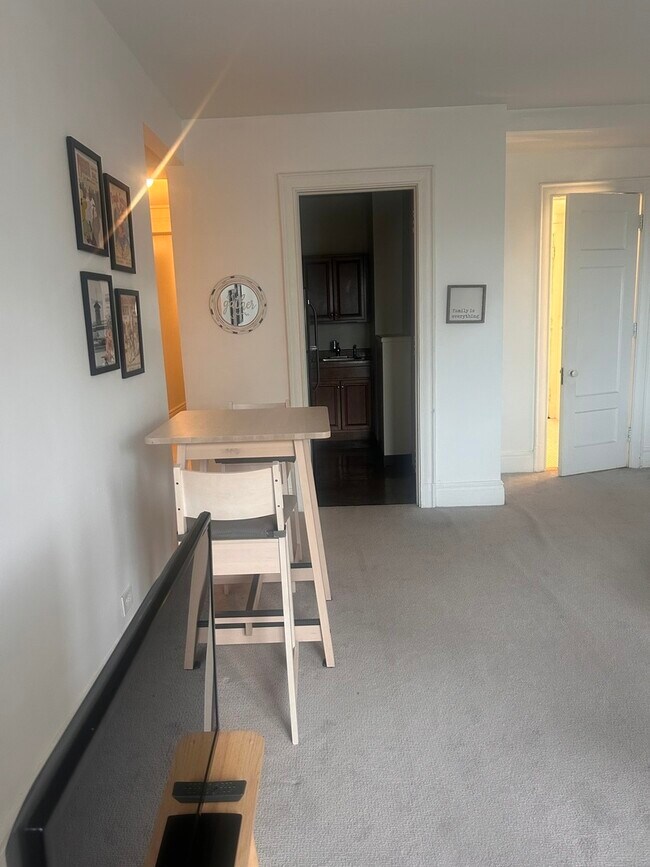 Building Photo - 5300 S Shore Dr