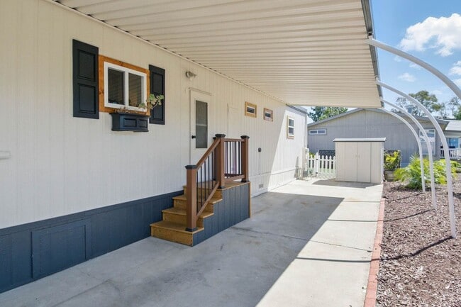 Building Photo - Highly Desirable Double Wide 55+ Home in Rancho Escondido!