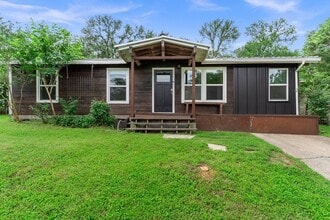 Building Photo - 4305 Leslie Ave