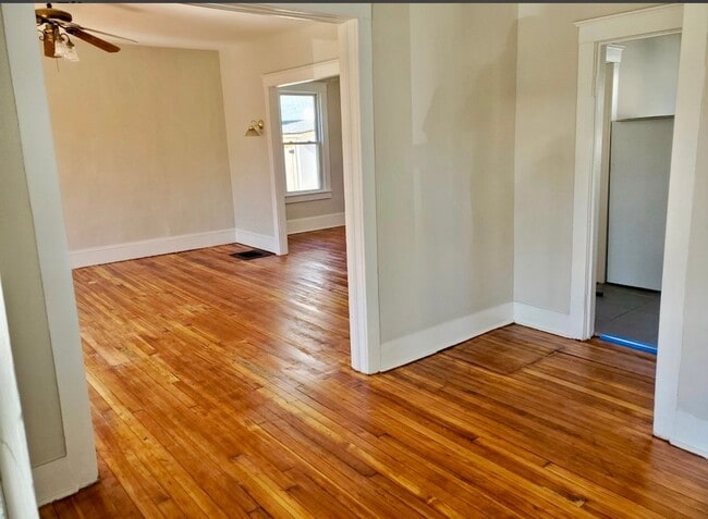 Building Photo - Newly Remodeled City 3-Bedroom Single Family Home