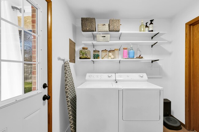 Building Photo - 2211 S Anderson St