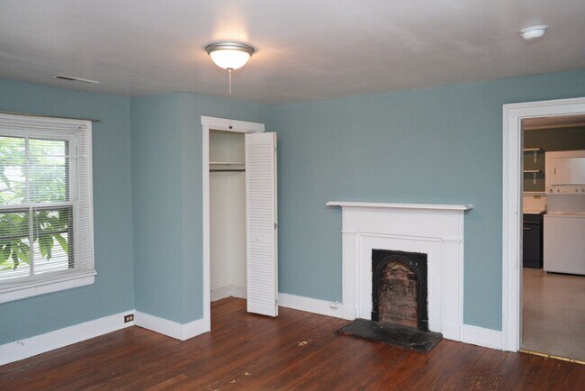 Building Photo - 720 Nalle St