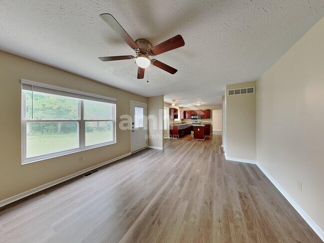 Building Photo - 6297 Satin Wood Dr