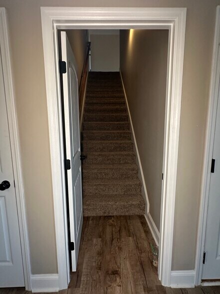 Building Photo - 1124 Eagles View Dr