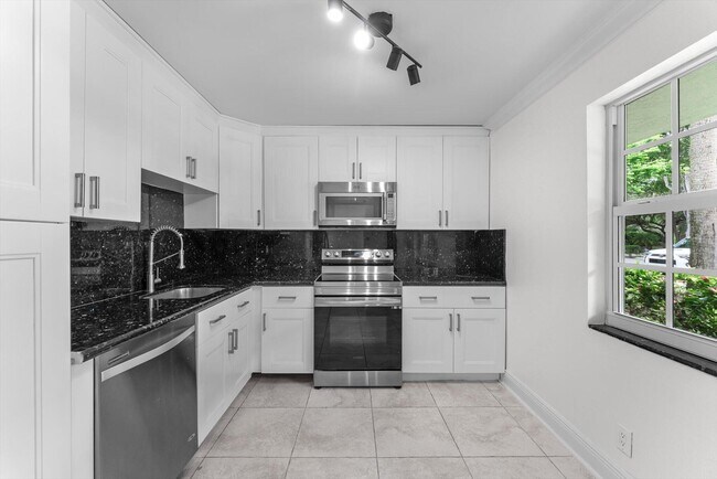 Building Photo - 4240 Oaks Terrace