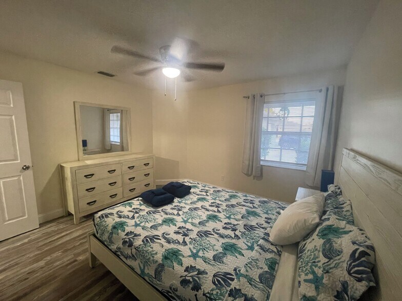 Building Photo - 244 Coral Reef Ct N