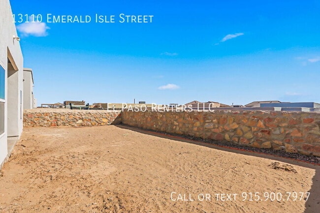 Building Photo - 13110 Emerald Isle St