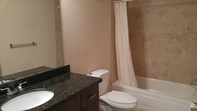 Building Photo - 2861 N Oakland Forest Dr
