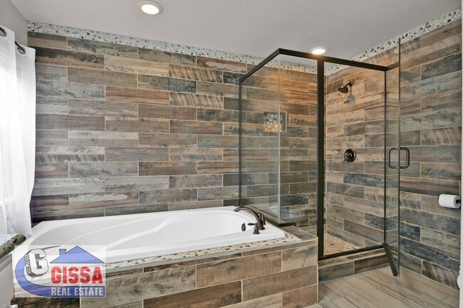 Building Photo - 1043 Longspur Ln