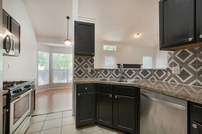 Building Photo - 504 Purple Sage Dr