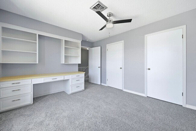Building Photo - 2508 Memorial Dr