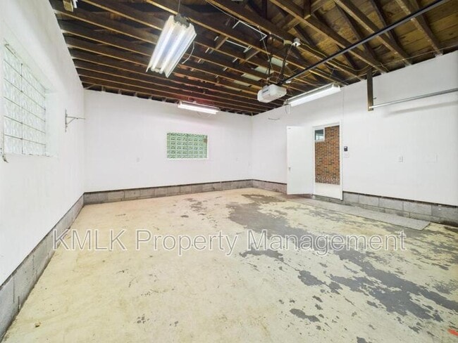 Building Photo - 2644 Kilgore St
