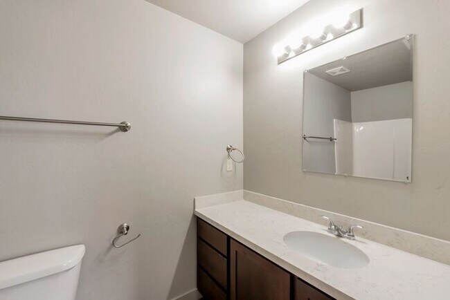 Building Photo - Beautiful 2 Story Townhome with Awesome Amenities + 2 car garage