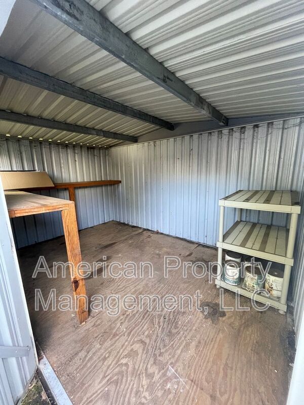 Building Photo - 5102 E 33rd St