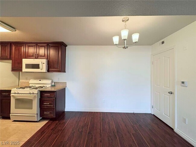 Building Photo - 7885 W Flamingo Rd