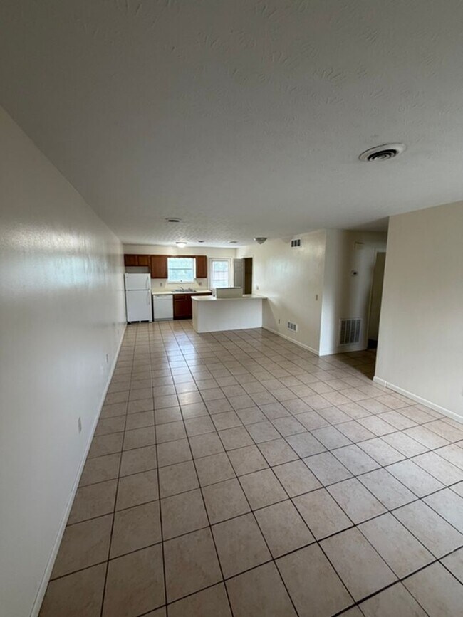 Building Photo - 1533-1539 Meadow Spring Dr