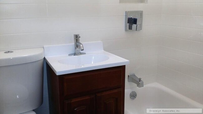 Building Photo - 523 W 156th St
